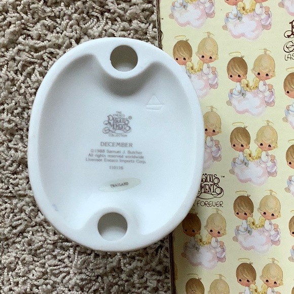 NIB-Precious Moments December - Picture 8 of 8